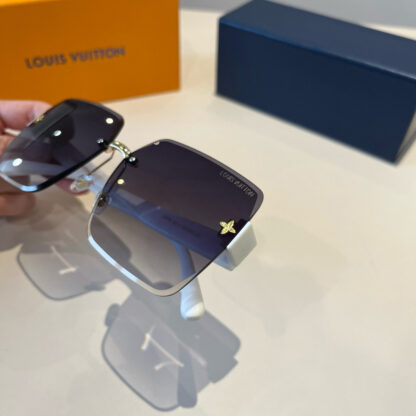 LOUIS VUITTON Fashion Sunglasses - Image 7