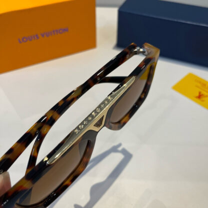 LOUIS VUITTON Fashion Sunglasses - Image 7