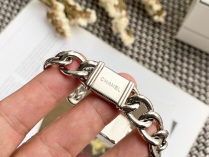 Chanel exquisite quartz watch - Image 7