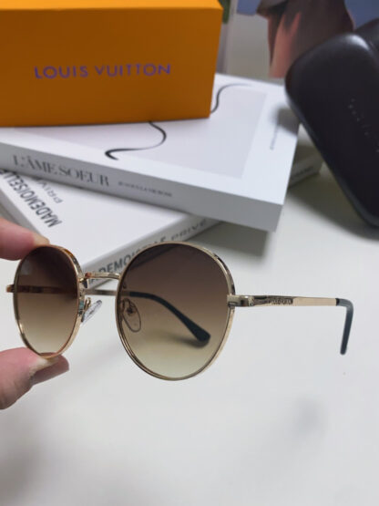 LOUIS VUITTON Fashion Sunglasses - Image 7