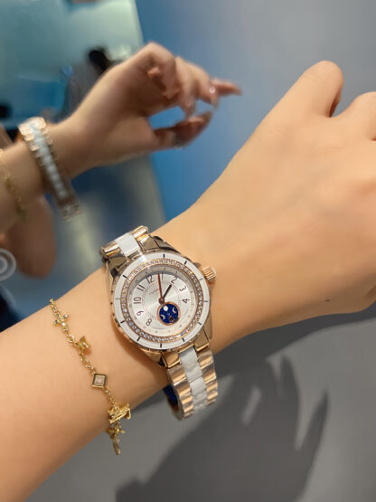 Chanel diamond-set ceramic watch - Image 7