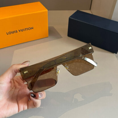 LOUIS VUITTON Fashion Sunglasses - Image 7