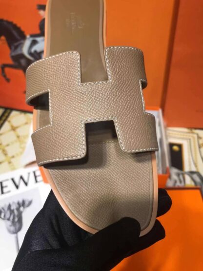Hermès Grey Apricot Palm Pattern Cowhide Handmade Slippers - Image 6