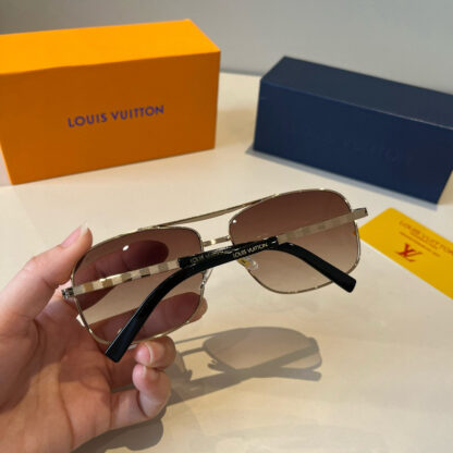 LOUIS VUITTON Fashion Sunglasses - Image 7