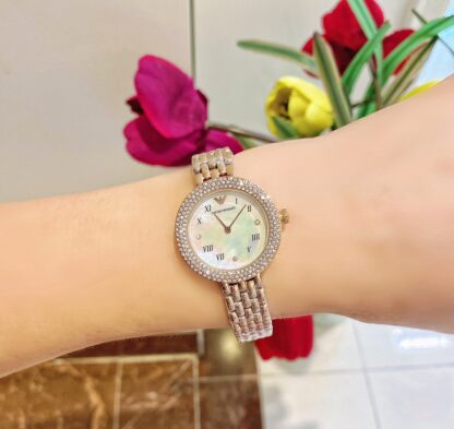 Armani elegant and exquisite watch - Image 6