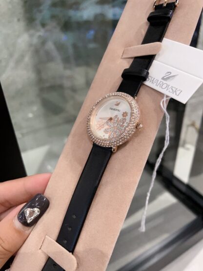 Swarovski watches with romantic design and practical functions - Image 6