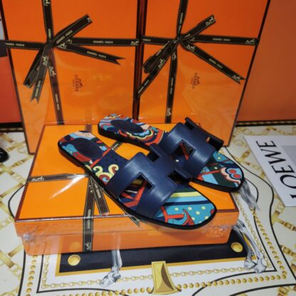 Hermès dark blue plain fabric slippers - Image 6