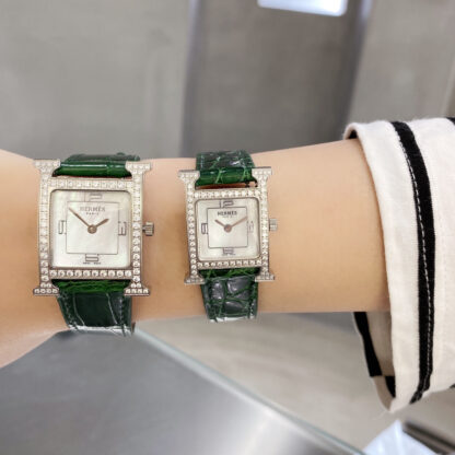 Hermes Square Dial Elegant Watch - Image 5