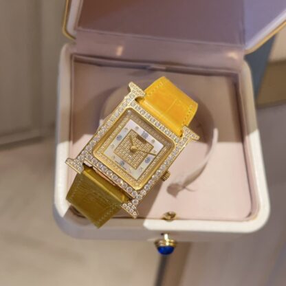 Hermes Square Dial Elegant Watch - Image 6