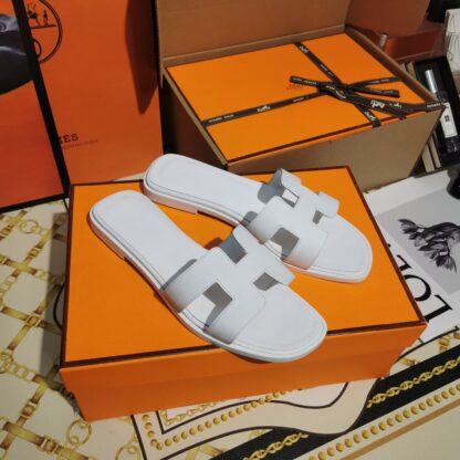 Hermès white palm pattern cowhide handmade slippers - Image 6