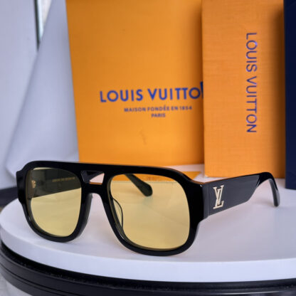 LOUIS VUITTON Fashion Sunglasses - Image 7