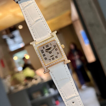 Hermes Starry Square Dial Exquisite Watch - Image 6