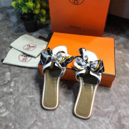 Hermès palm print white leather handmade slippers - Image 6