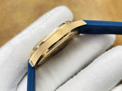 Patek Philippe Aquanaut Ladies Quartz Watch - Image 6