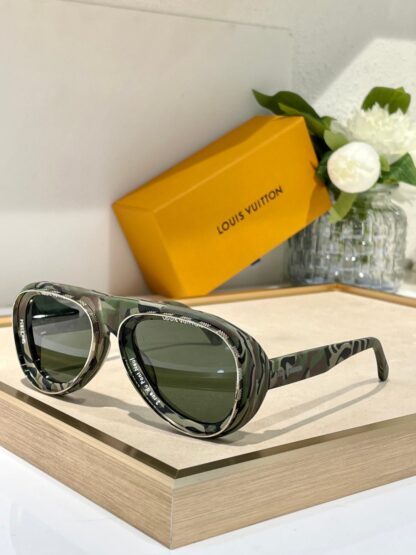 LOUIS VUITTON Fashion Sunglasses - Image 7