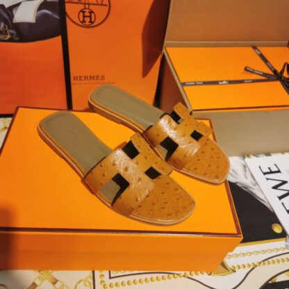 Hermès orange brown ostrich pattern leather handmade slippers - Image 5