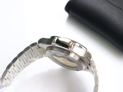 Patek Philippe Nautilus multi-function watch - Image 6