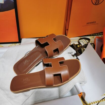 Hermès red brown plain handmade slippers - Image 6