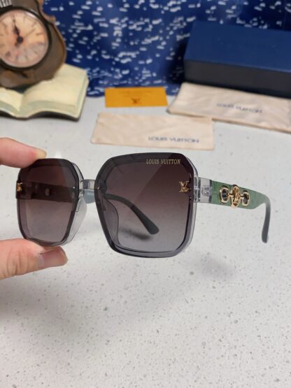 LOUIS VUITTON Fashion Sunglasses - Image 7
