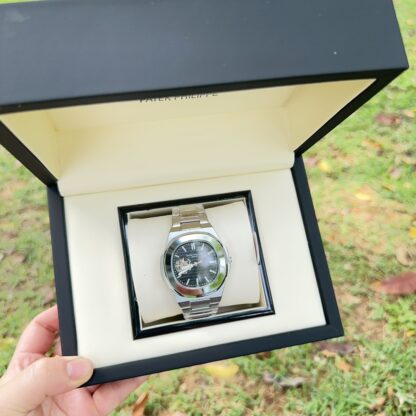 Patek Philippe Nautilus series women's watch - Image 6