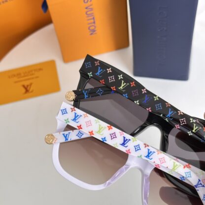 LOUIS VUITTON Fashion Sunglasses - Image 7