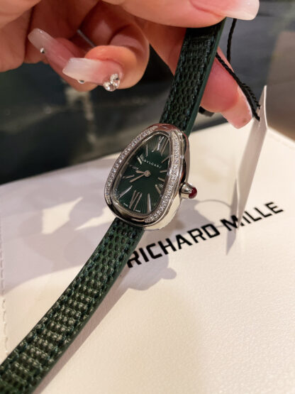 Bulgari snake-shaped personalized watch - Image 6