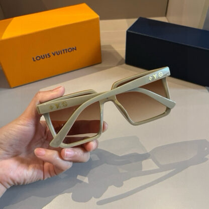 LOUIS VUITTON Fashion Sunglasses - Image 7