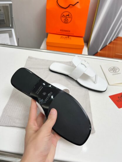 Hermès spring and summer white daily home travel vacation essential slippers - Image 5