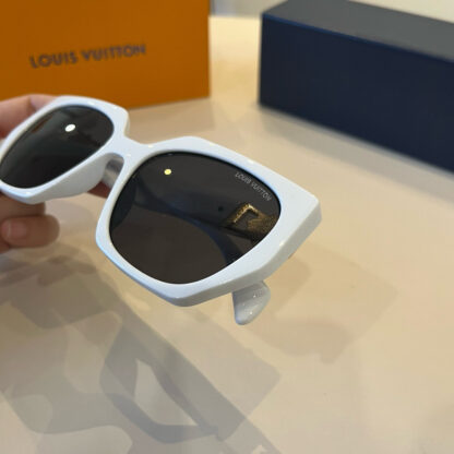 LOUIS VUITTON Fashion Sunglasses - Image 7