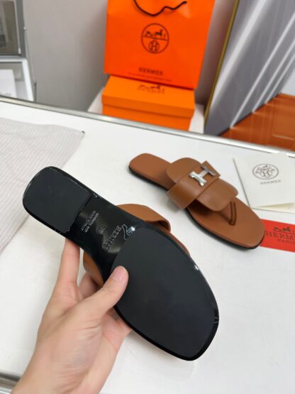 Hermes spring and summer dark brown daily home travel vacation essential slippers - Image 5