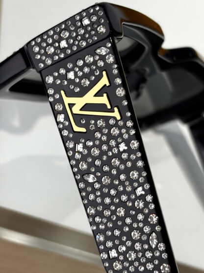 LOUIS VUITTON Fashion Sunglasses - Image 7