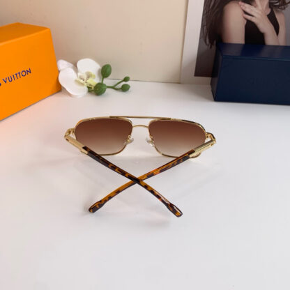 LOUIS VUITTON Fashion Sunglasses - Image 8