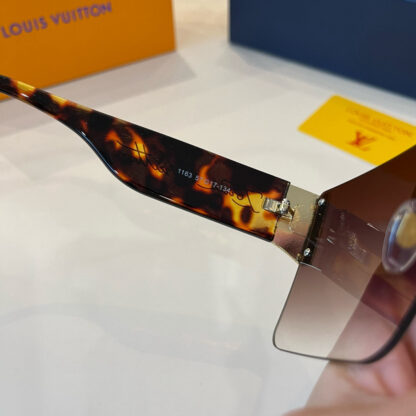 LOUIS VUITTON Fashion Sunglasses - Image 7