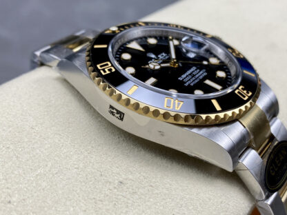 Rolex gold and black Submariner is 40mm in size - Image 14