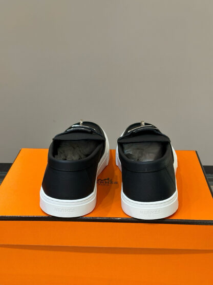 Hermès Classic Men's Black Soft and Durable Loafers - Image 6