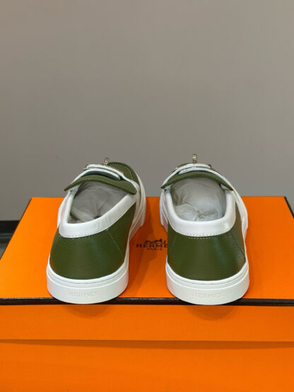 Hermès Classic Men's Green Soft and Durable Loafers - Image 6