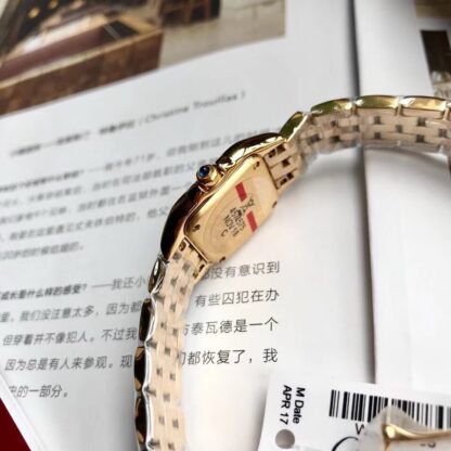Cartier Cheetah Series Charming Mature and Elegant Watch - Image 5