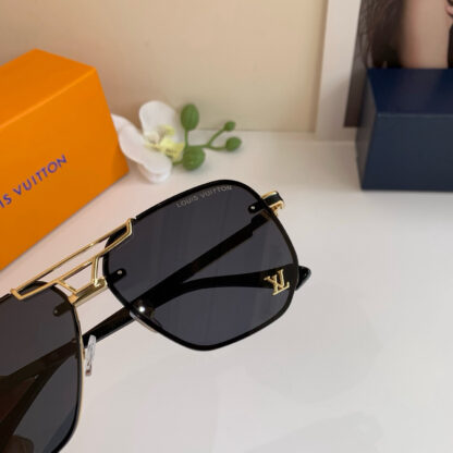 LOUIS VUITTON Fashion Sunglasses - Image 7