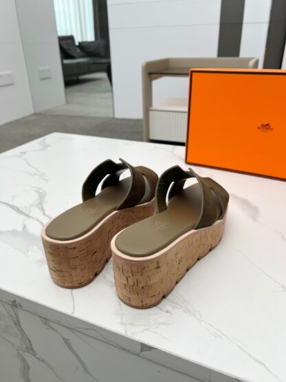 Hermès early spring new dark green pure handmade thick-soled platform slippers - Image 5