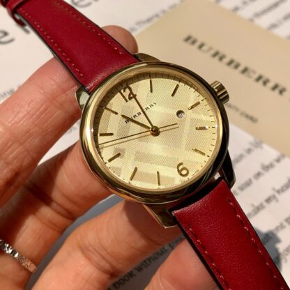 Burberry Classic Vintage Quartz Women's Watch - Image 6
