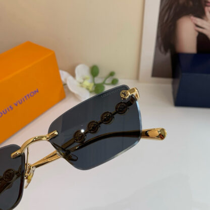 LOUIS VUITTON Fashion Sunglasses - Image 7