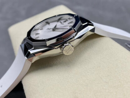 Hublot's second generation classic fusion watch - Image 6