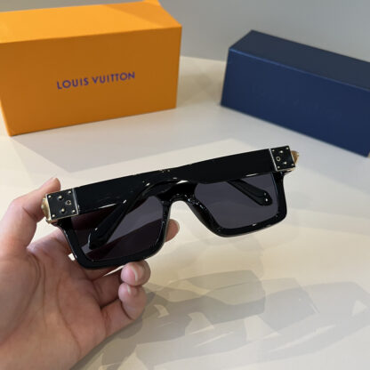 LOUIS VUITTON Fashion Sunglasses - Image 7