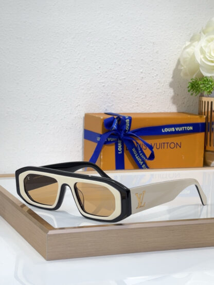 LOUIS VUITTON Fashion Sunglasses - Image 7
