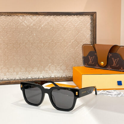 LOUIS VUITTON Fashion Sunglasses - Image 7