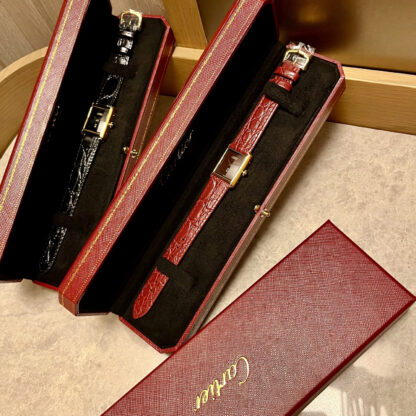 Cartier Retro Tank Series Simple High-end Watch - Image 6