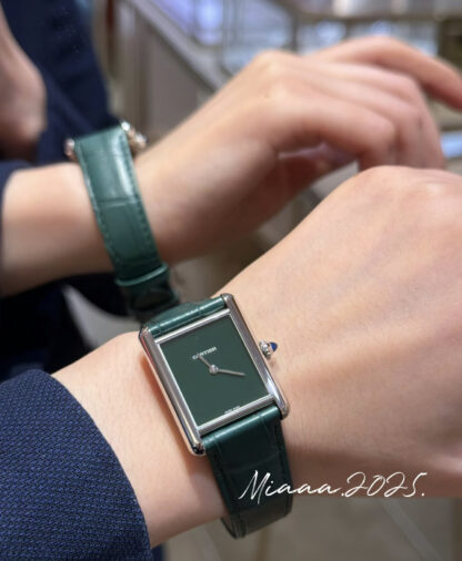 Cartier classic tank series simple and elegant watch - Image 6