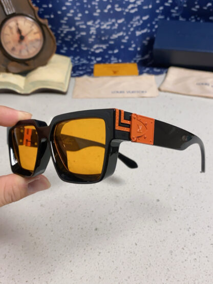 LOUIS VUITTON Fashion Sunglasses - Image 7