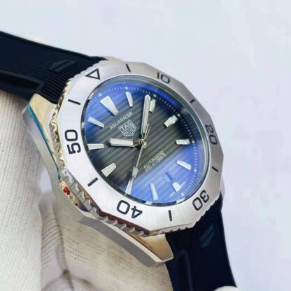 TAGHeuer Aquaracer Series Multi-Function Watch - Image 6
