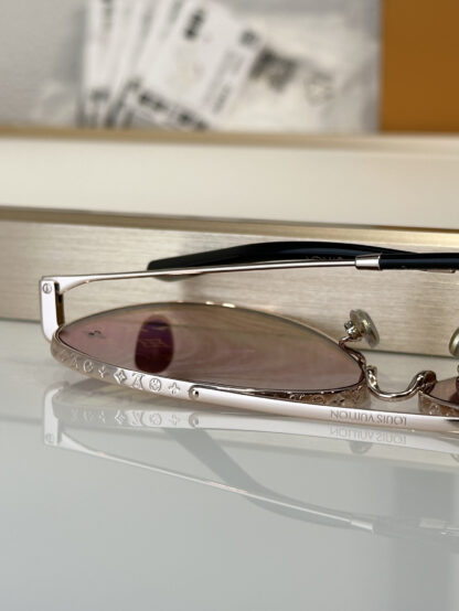 LOUIS VUITTON Fashion Sunglasses - Image 7